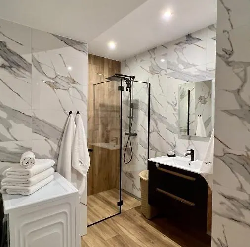 36 By Housine * Zator